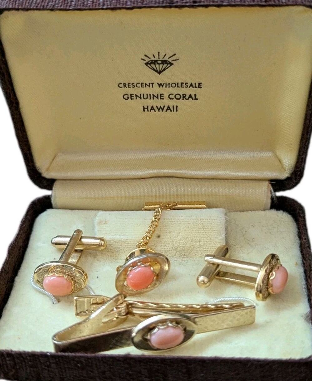 Cuff links & Tie Tack Bar Natural Pink Coral 4 PC set Gift Box Gold Tone Hawaii